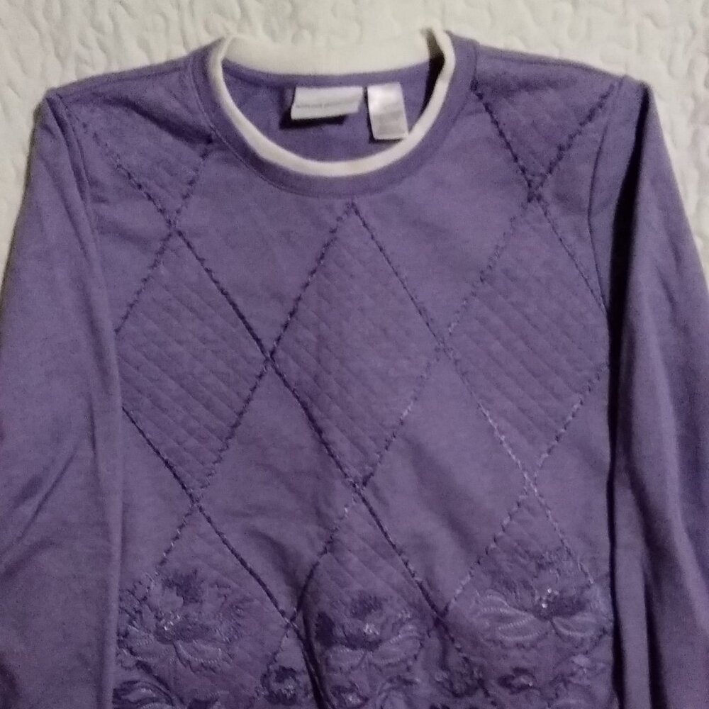 Alfred Dunner Women's  Sweatshirt.  Purple with Embroidered Flowers . Size Large